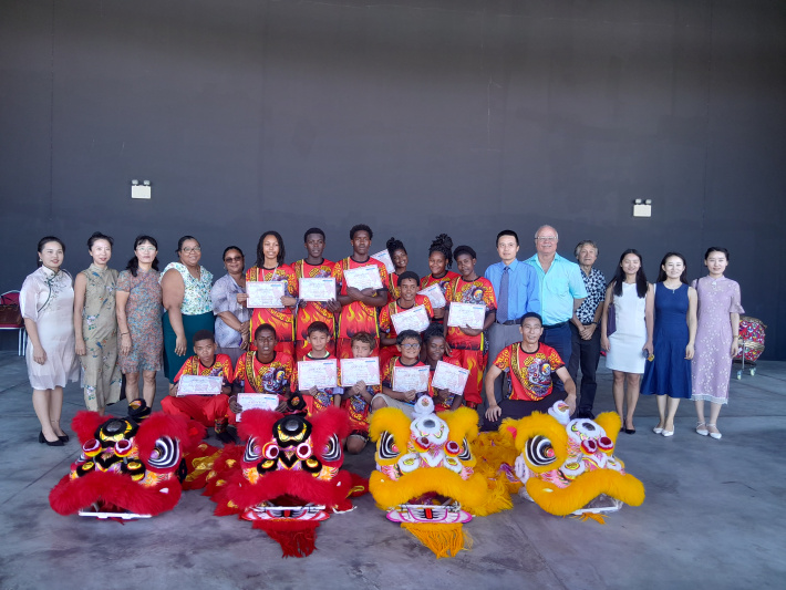 Young Seychellois learn Chinese lion and dragon dance