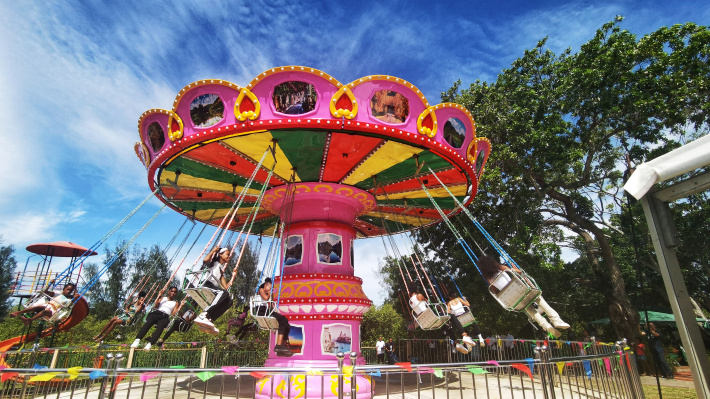 Paradis des Enfants gets new flying chair attraction