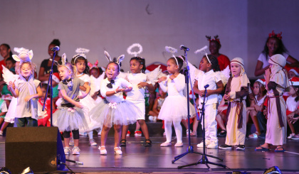 Trotters Stop delivers sparkly Christmas show, exhibition and party!
