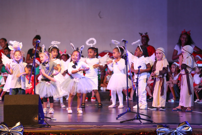 Trotters Stop delivers sparkly Christmas show, exhibition and party!
