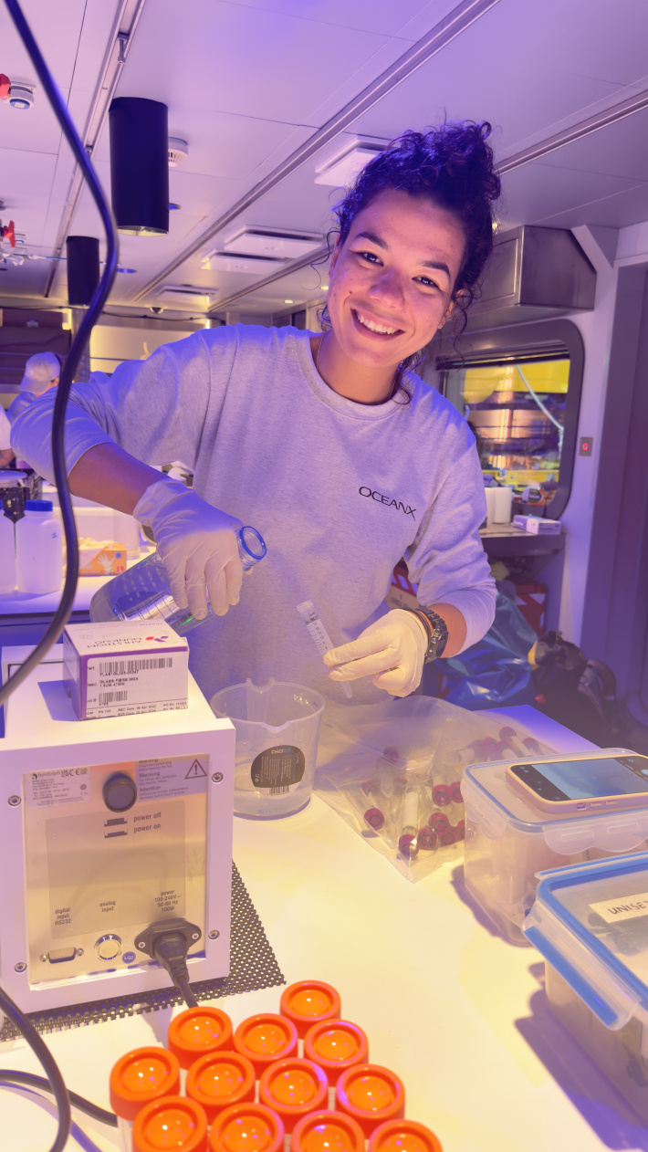 Chat with some of the scientists involved in the last OceanX mission