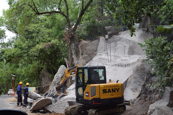 Government urges land owners to sign wayleave for South and West coast road project