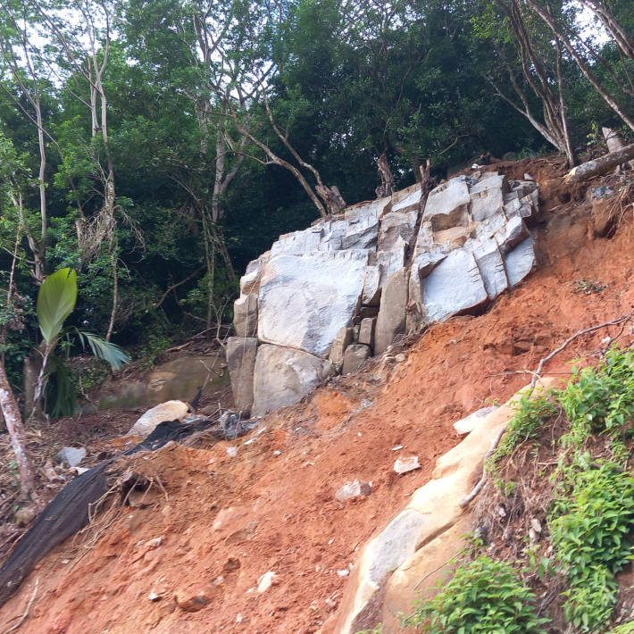Update on work to remove hazardous boulder in Le Niole - Vimarsana News