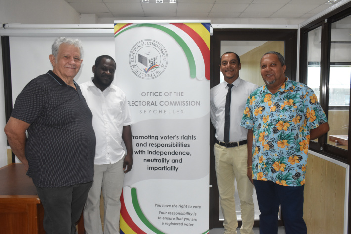 Lavwa Seselwa submits registration documents to Electoral Commission