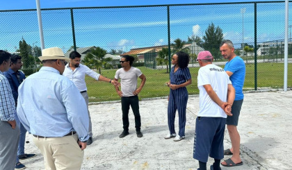 Refurbishment of tennis courts at Roche Caïman
