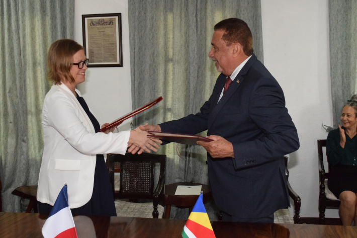Convention d’entraide judiciaire en matière pénale signée entre les Seychelles et la France   