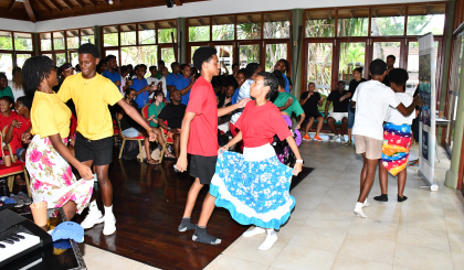 Lanbyans Labriz retreat on Silhouette enriches youth in unity