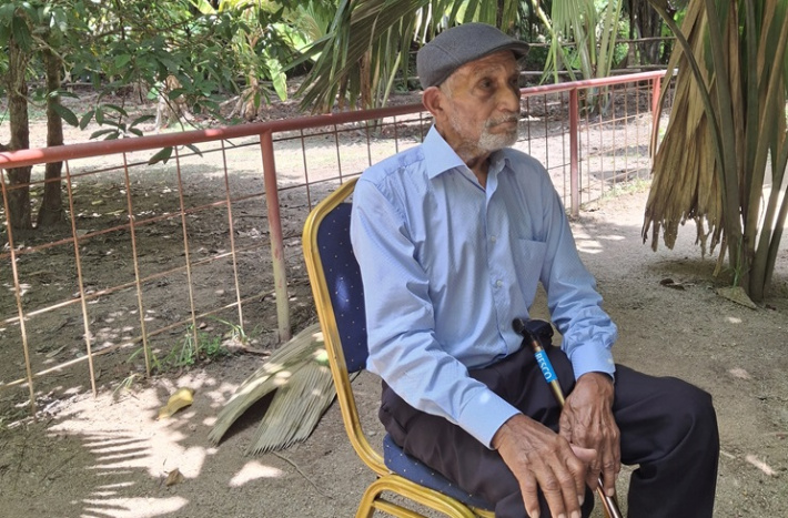 En pti antretyen avek en pionye proteksyon lafore, Willy Andre