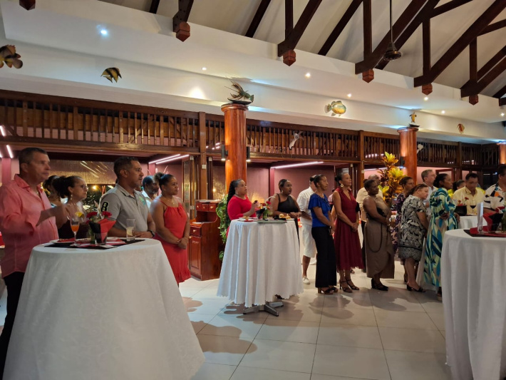 Sacos shows appreciation to inner islands’ clients