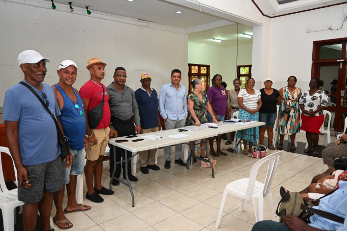 Seychelles Chagossian committee meets with local Chagossian community