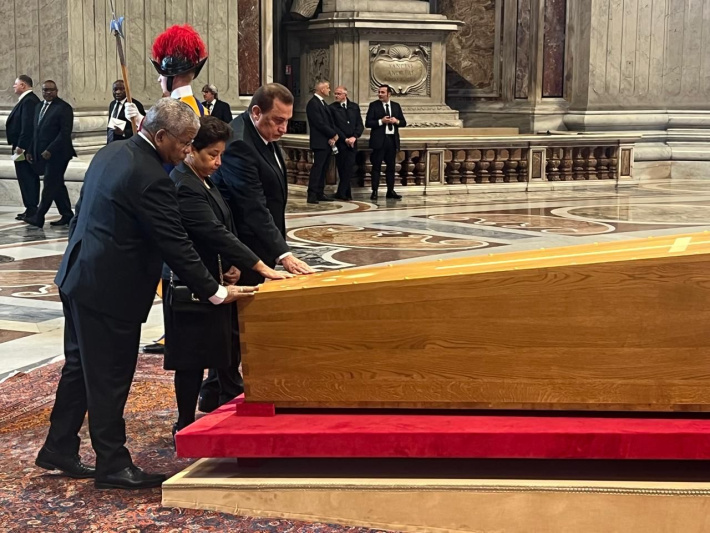 President Wavel Ramkalawan pays final respects to His Holiness Pope Francis