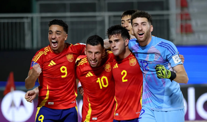 Spain 4-2 Chile - Group C
