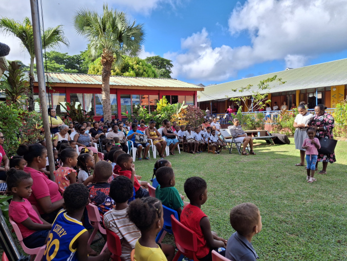 Lekol primer Grand Anse Praslin i rekonnet bann manman