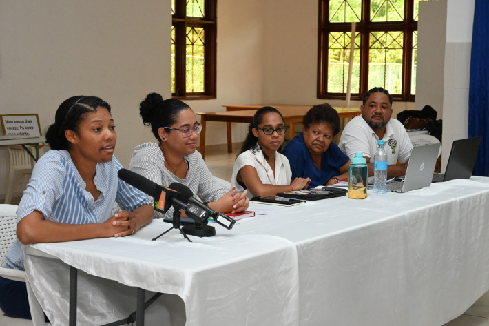 Un groupe de seniors de Rodrigues en visite aux Seychelles