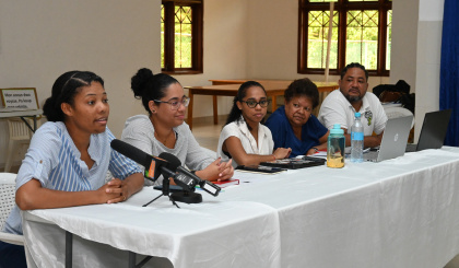 Un groupe de seniors de Rodrigues en visite aux Seychelles