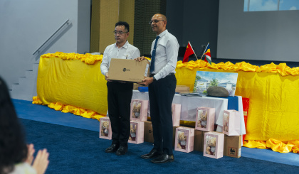 Chinese delegation visits Independent School