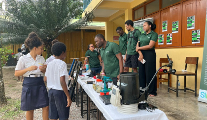 En Vandredi spesyal kot lekol Praslin segonder   