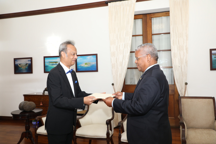 New Bangladeshi high commissioner accredited