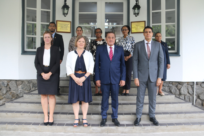 L’Ambassadrice de France effectue une visite d’adieu au Ministre des Affaires étrangères et du Tourisme