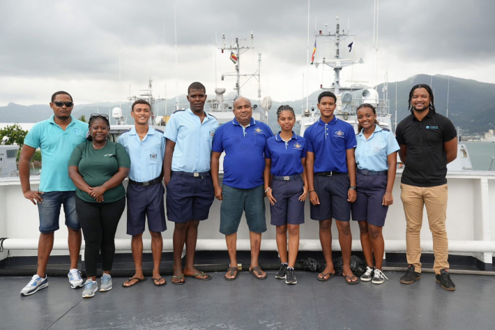 Floating traps drift across oceans – the global footprint of drifting FADs