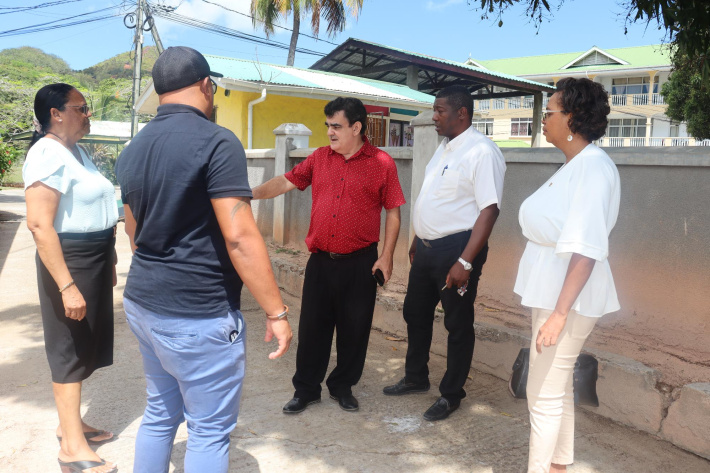 Minis responsab pour zil pros i koz lo son vizyon pour Praslin ek La Digue