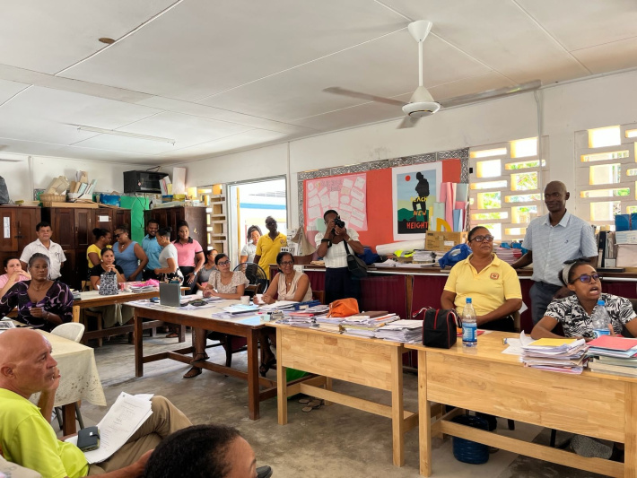 Education minister briefed on plans for new La Digue school project
