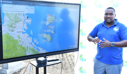 Moyenne Island Foundation donates CCTV systems  to SPGA to enhance Ste Anne Marine Park surveillance