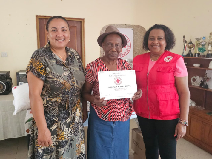 RCSS marks International Volunteer Day with  donation and activities for elderly residents