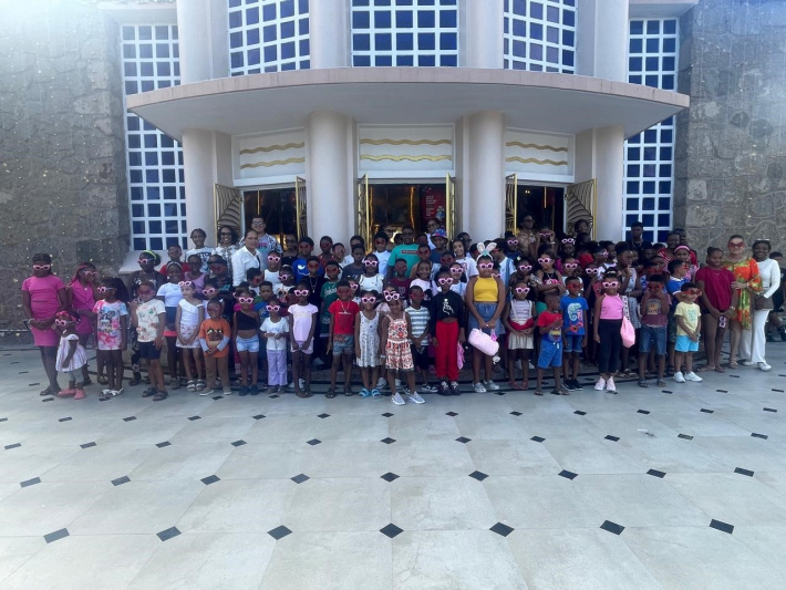 Un moment de bonheur au cinéma pour plus de 130 enfants