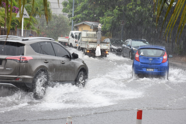 Sesel pa dan enn zón tranblemandter, me risk sounami i toultan prezan