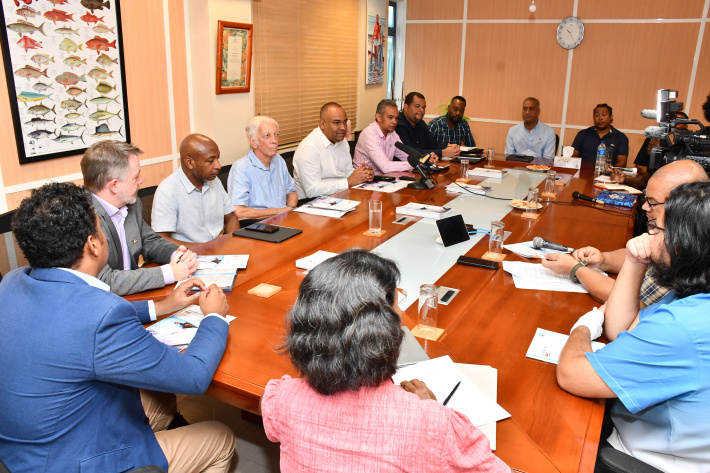 FiTI Report 2025 handed over as Seychelles strengthens transparency in fisheries sector