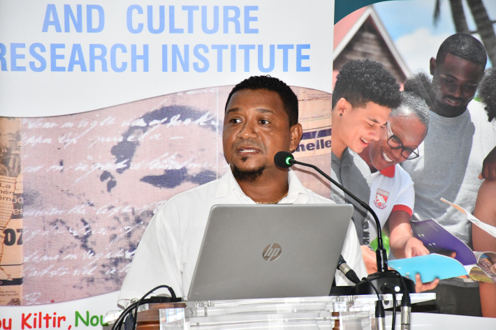 Selebrasyon Lazournen Enternasyonal Lalang Maternel kot Liniversite Sesel