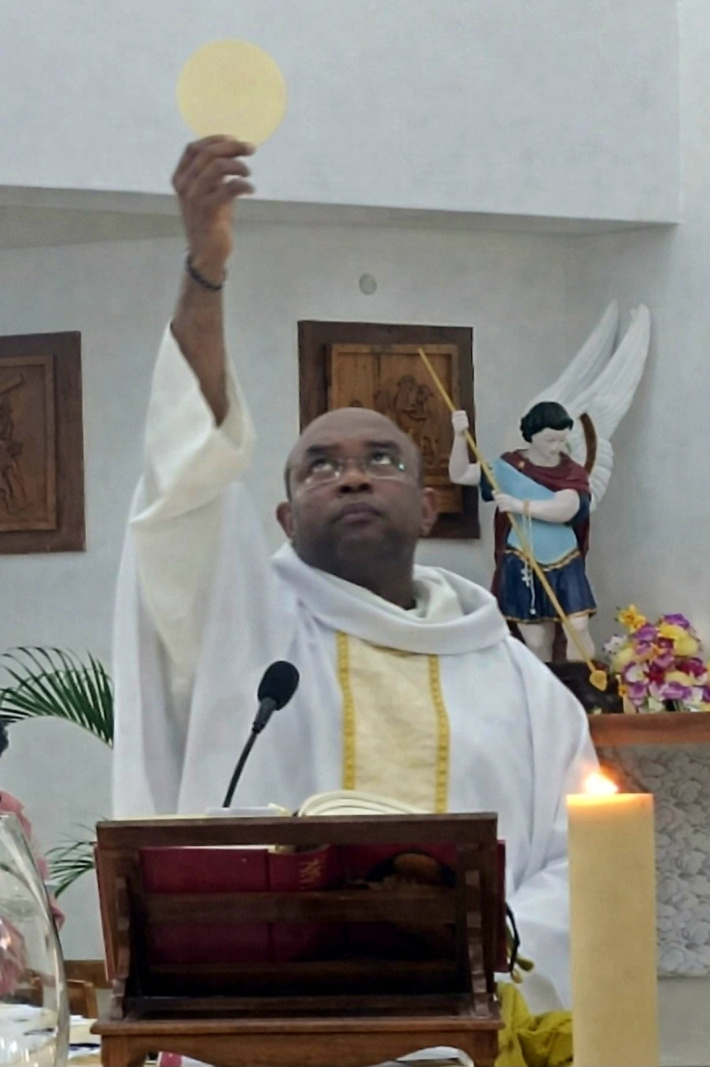 Le révérend père Landry Rasamison nommé nouvel évêque de Port Victoria