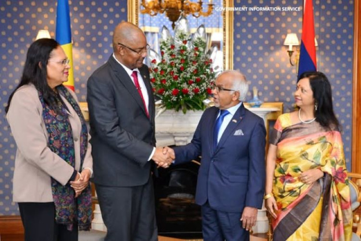 President Herminie receives  warm welcome in Mauritius