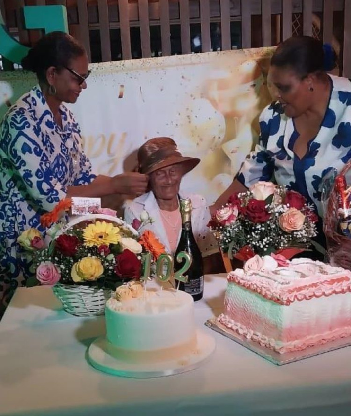 Miette Derothe i selebre son 102-an