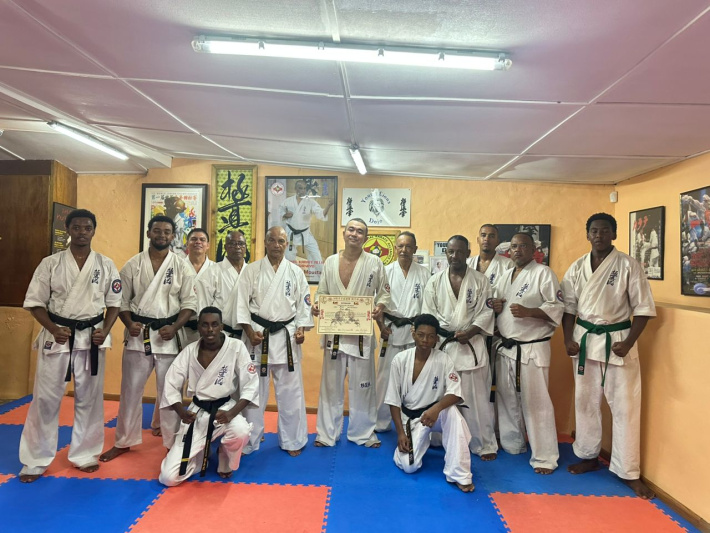 Karate - Sensei Xiao Zheng completes Kyokushin’s 30-man fight