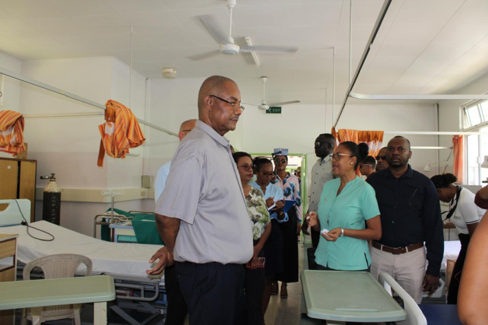 President praises  Praslin services