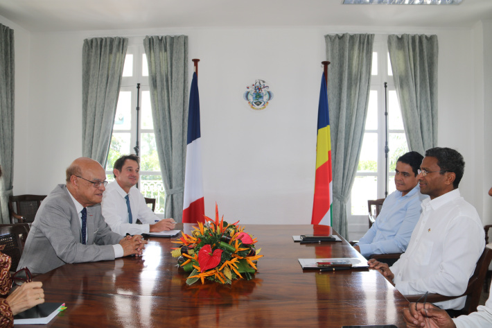 L’élu réunionnais Wilfrid Bertile en visite de travail aux Seychelles