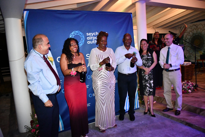 SAA celebrates 82  long-serving staff