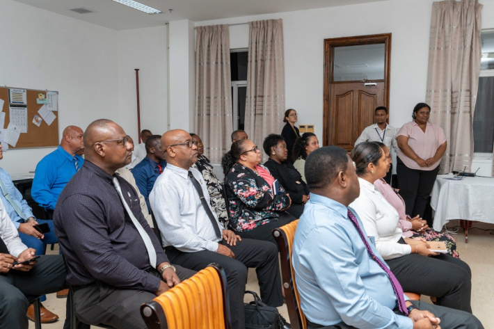 Assembly members, staff join deep-sea research session