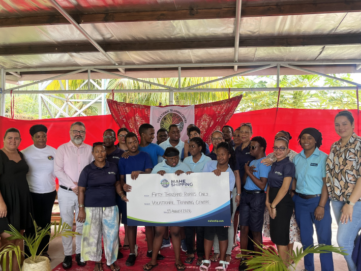 Mahé Shipping donates R50,000 to VTC