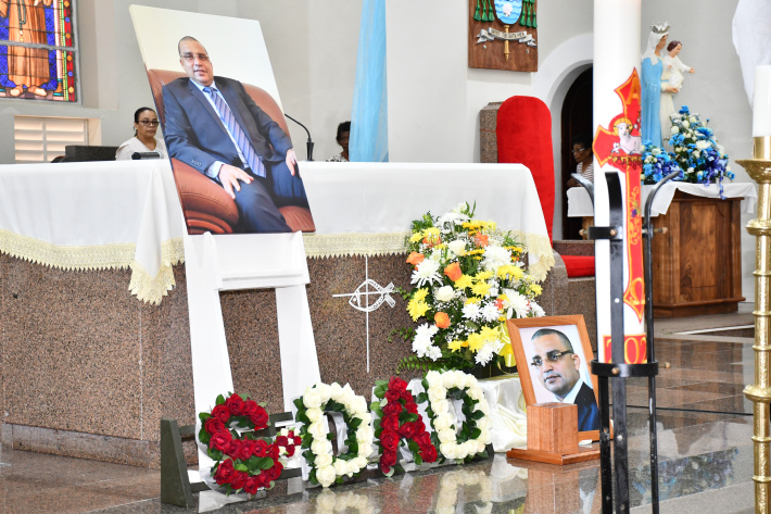 Un dernier hommage à l’Ambassadeur Dick Esparon