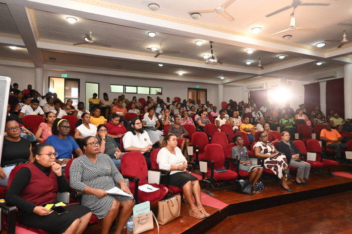 Study highlights migrant teachers’ role in shaping national identity