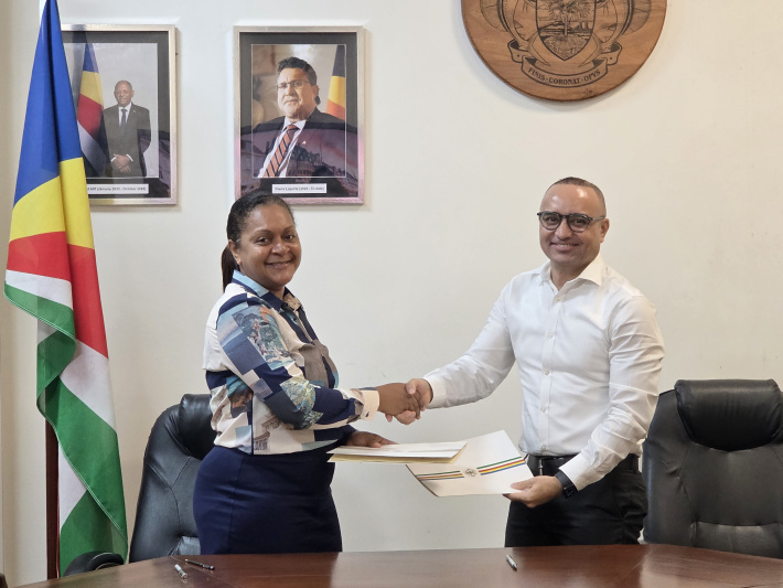 Seychelles signs cash transfer pact to boost climate preparedness