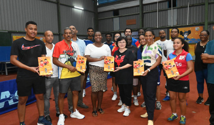 Chinese Ambassador visits table tennis and badminton training sessions