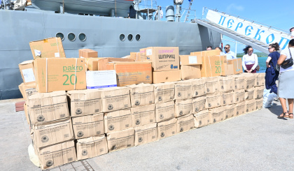 Russia donates medical supplies, food commodities and books to Seychelles