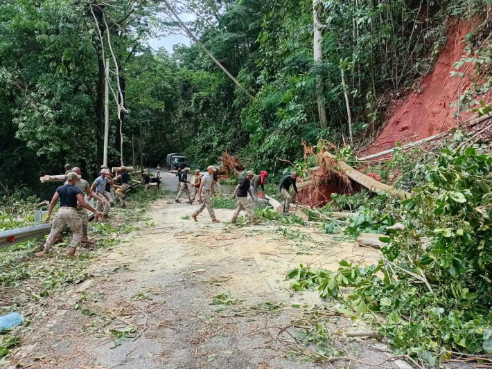 Seychelles weathers storm