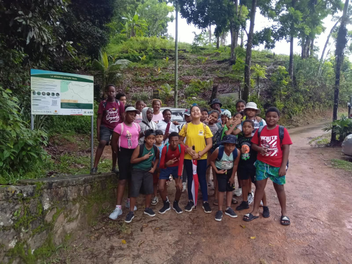 Au Cap pupils take part in forest restoration at La Réserve Nature Trail